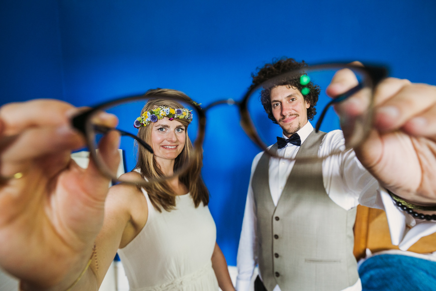 Brautpaar Hochzeitsshooting Brille